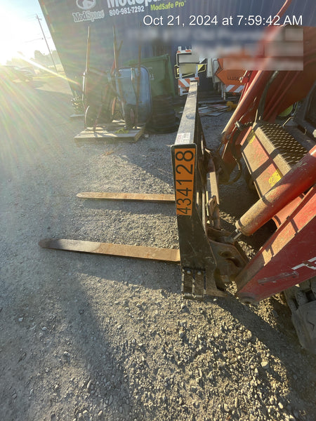 2024 ARROW MATERIAL HANDLING 72" Pallet Forks - Arrow