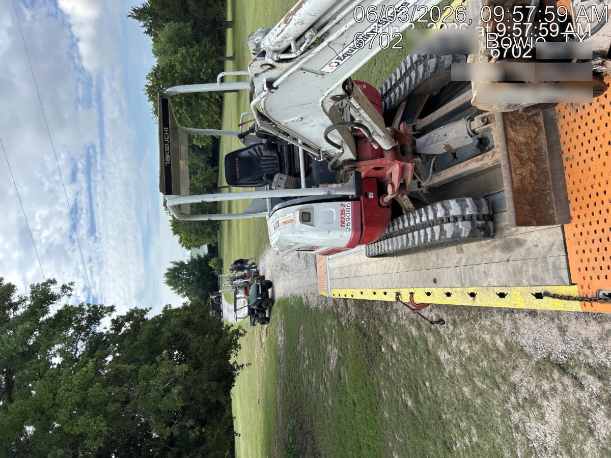 2022 TAKEUCHI TB235-2R