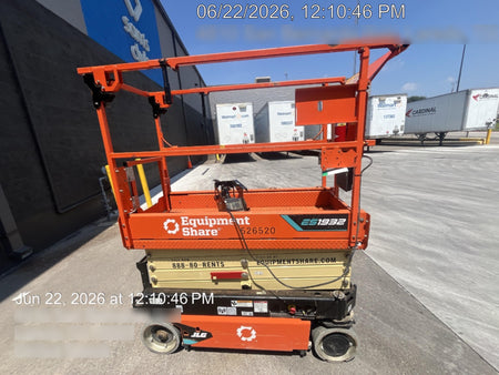 2025 JLG ES1932