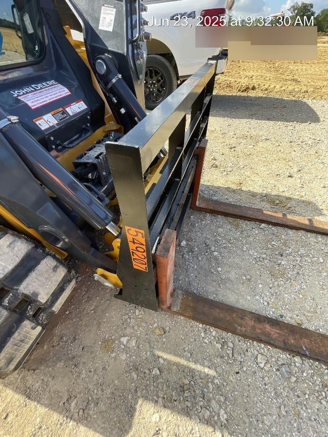 2025 ARROW MATERIAL HANDLING F5100CB - 72"