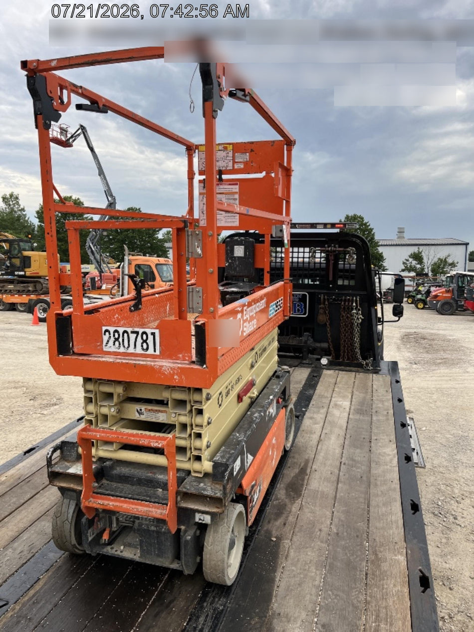 2022 JLG ES1932