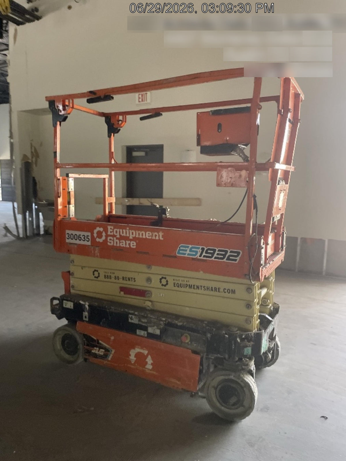 2023 JLG ES1932