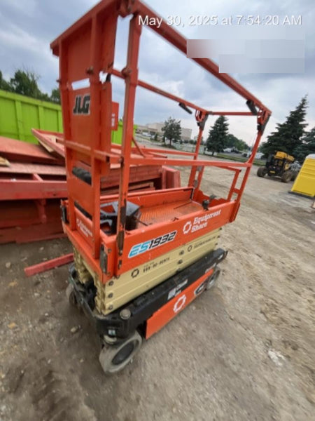 2022 JLG ES1932