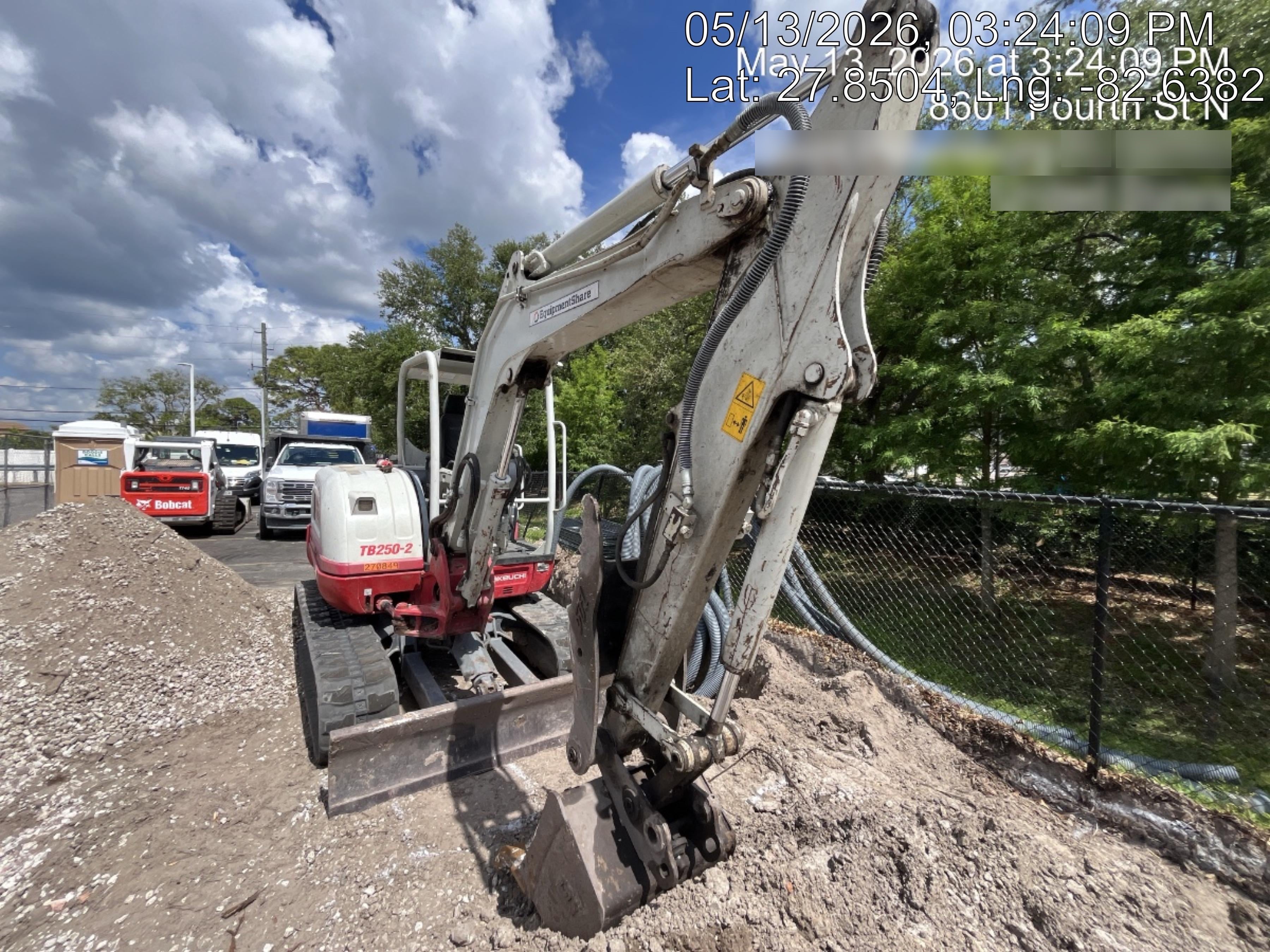 2022 TAKEUCHI TB250-2R