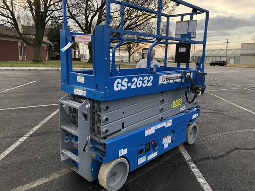 2019 Genie GS-2632 Folding rails with half height swing gate