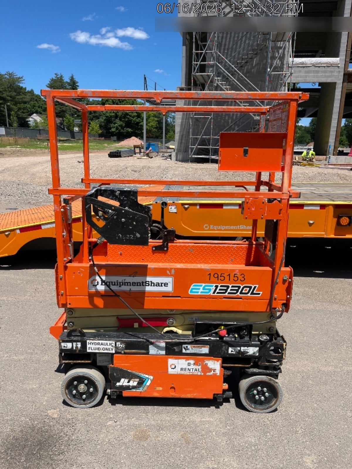 2021 JLG ES1330L