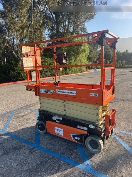2022 JLG ES1932
