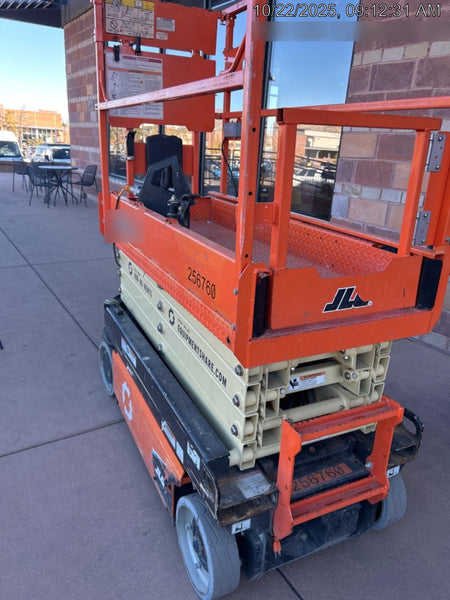 2022 JLG ES1932
