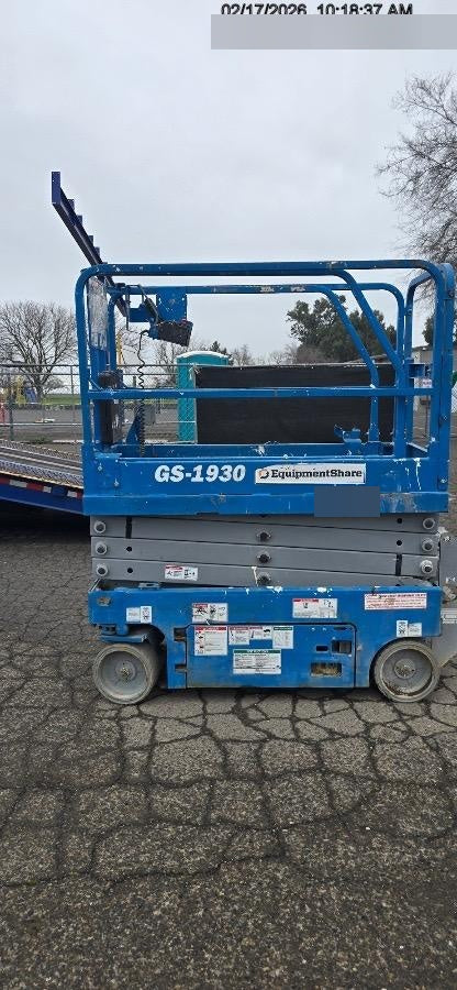 2019 Genie GS-1930 Half Height Swing Gate, 800W Inverter