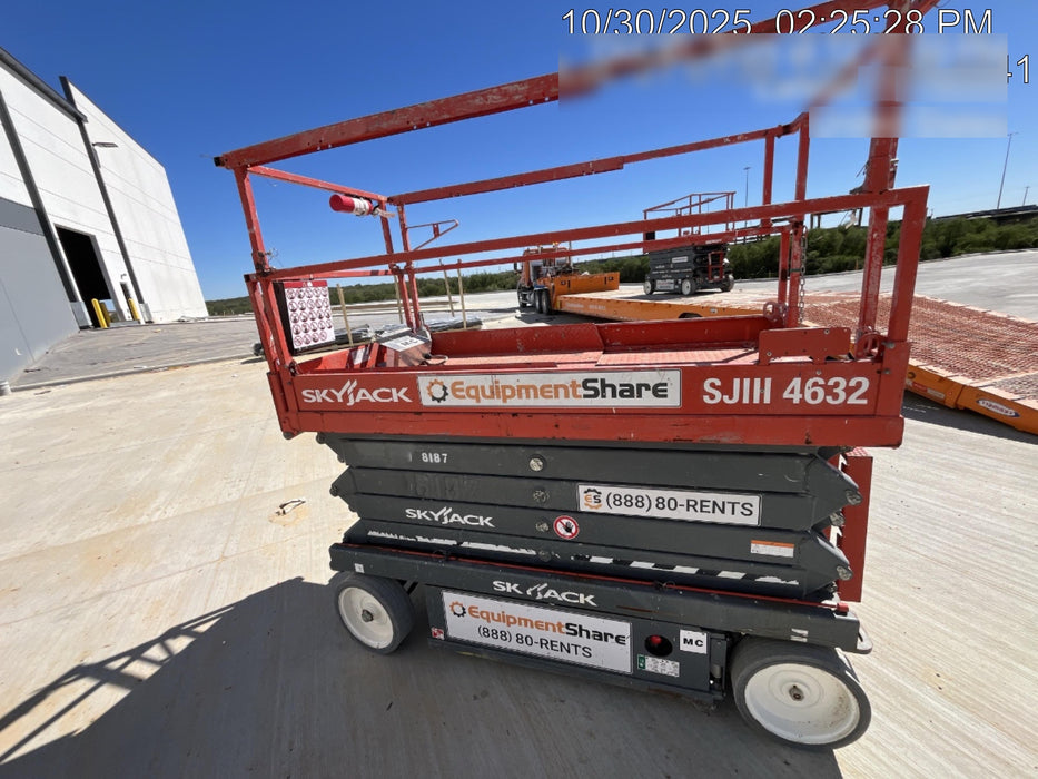 2018 Skyjack SJIII-4632 Skyjack SJIII4632 Scissor Lift w/Trojan Batteries