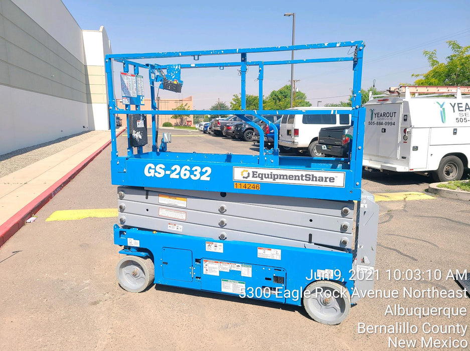 2020 Genie GS-2632 Solid NM Tires, Folding Rails with Half-Height Swing Gate, Beacon