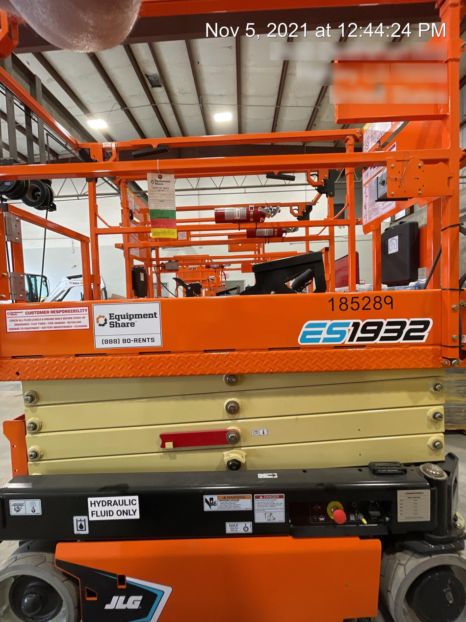 2021 JLG ES1932