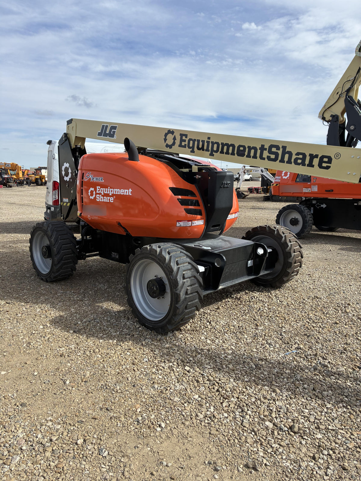 2026 JLG 600AJ