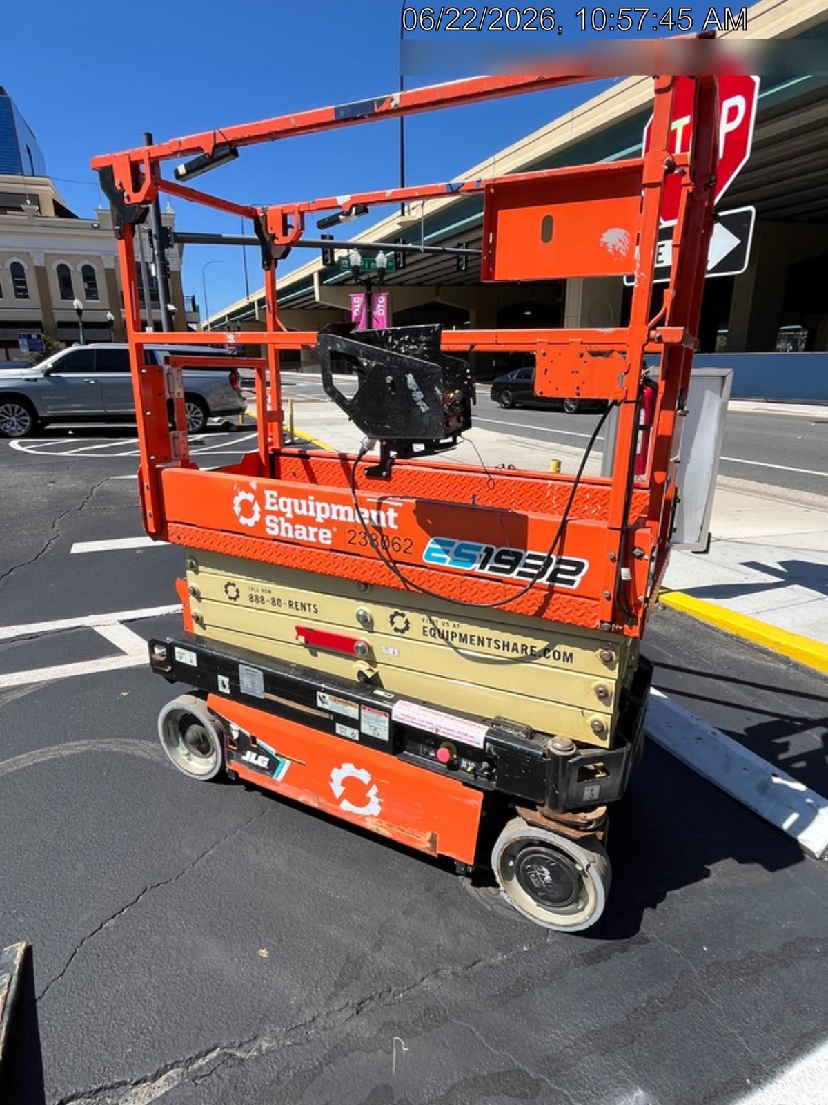 2022 JLG ES1932