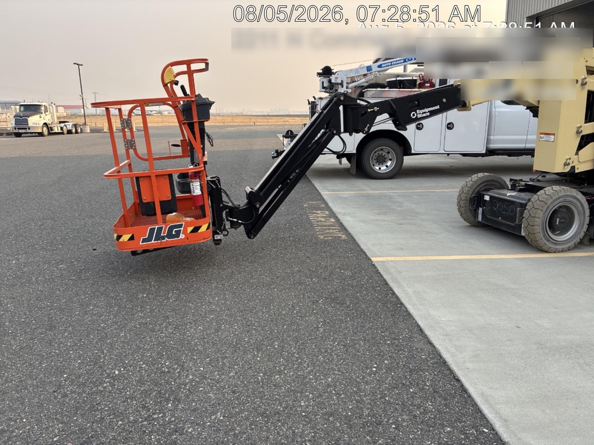 2025 JLG E300AJP