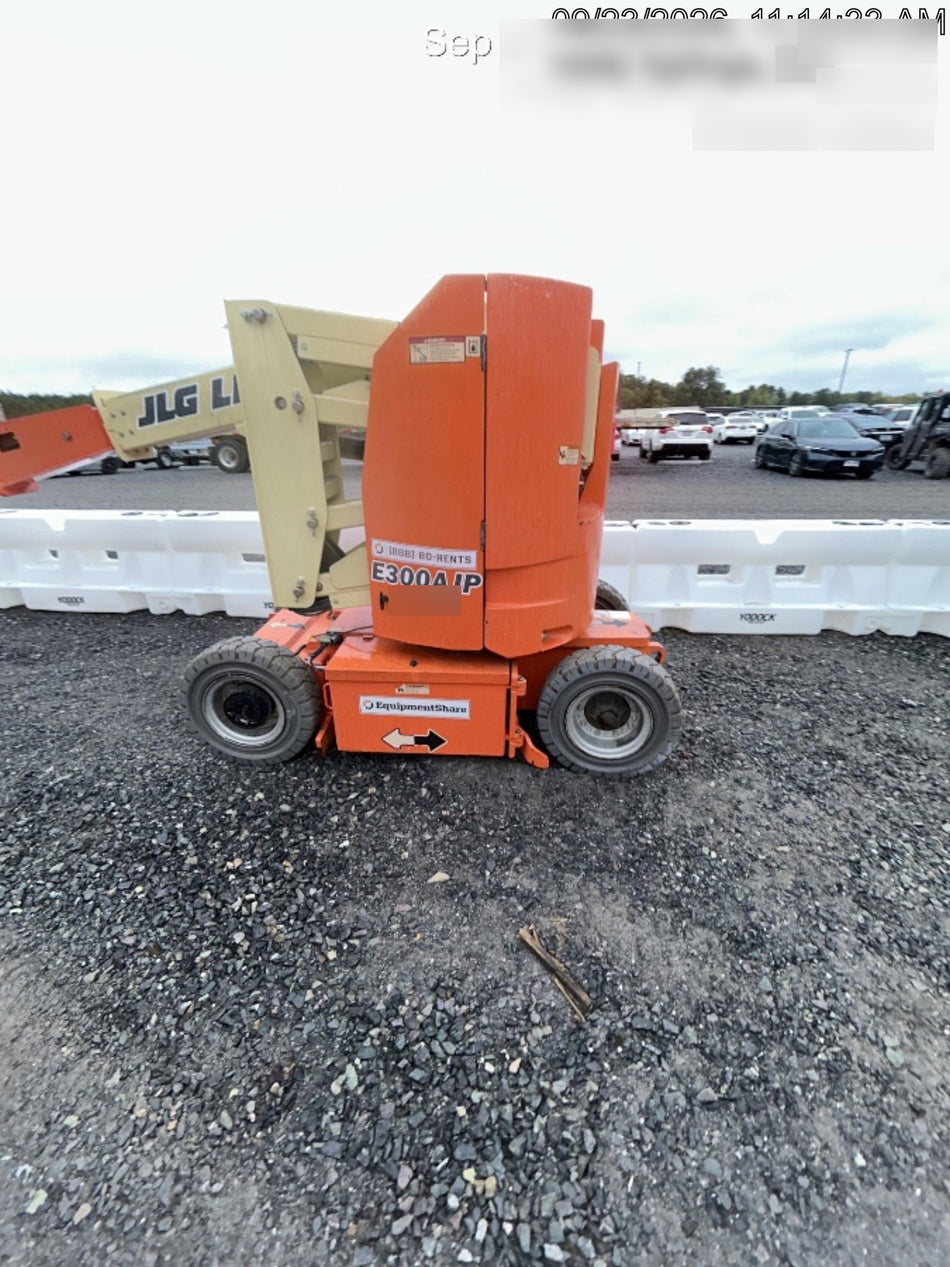 2019 JLG E300AJP