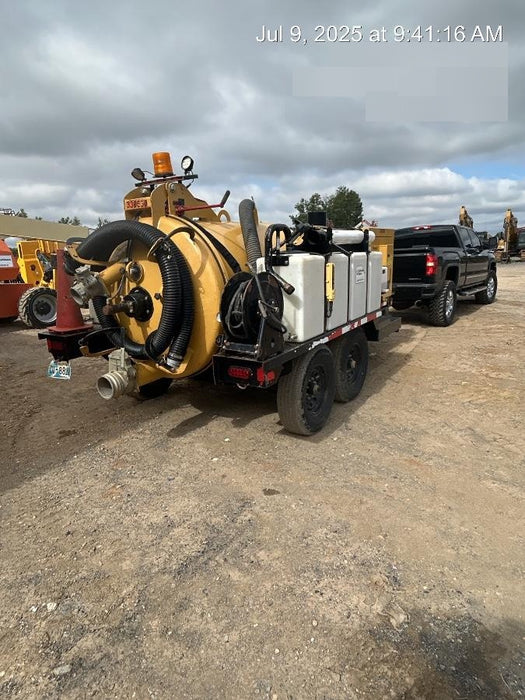 2023 VAC-TRON LP573XDT