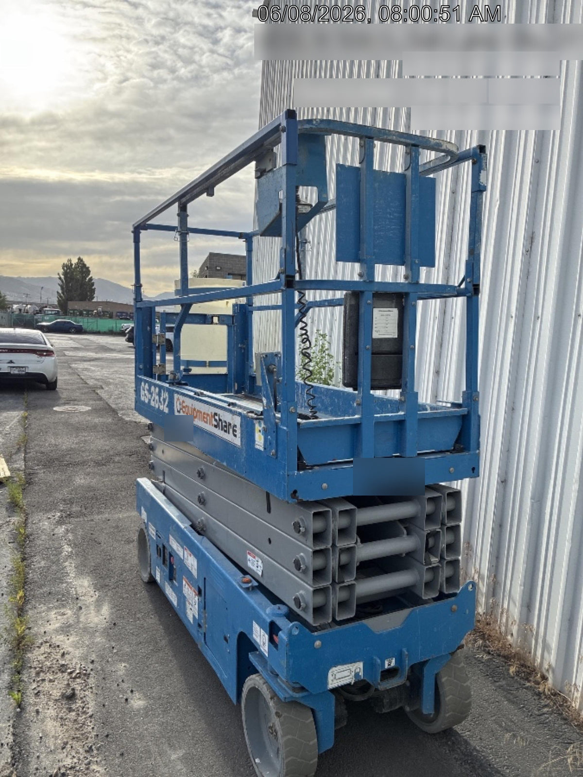 2019 Genie GS-2632 Folding rails with half height swing gate