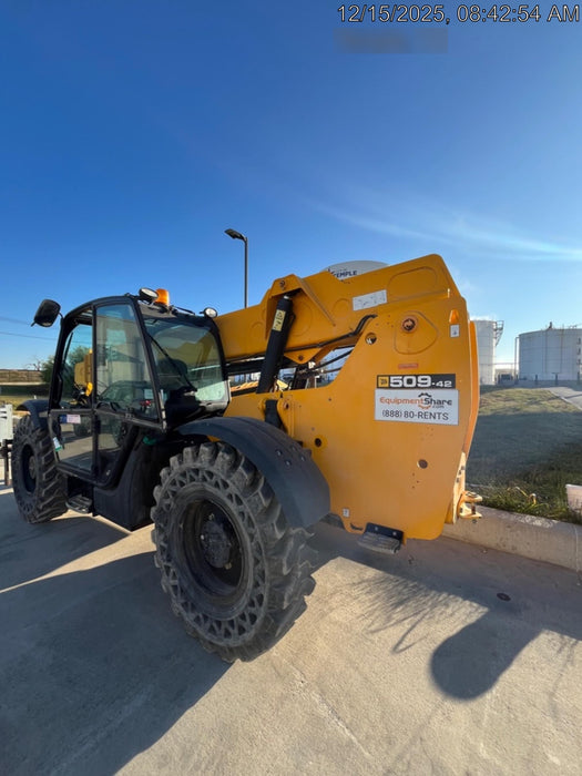 2019 JCB 509-42 74 HP w/CAB/HVAC, Beacon, Aux Hydraulics, Worklights, Solid Tires