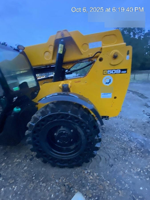 2020 JCB 509-42 Canopy, Solid Tires, Work Lights, Beacon, Aux Hydraulics, Back up Alarm, Lifting Eye, ES Decals