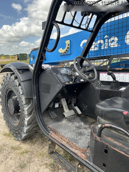 2017 GENIE GTH-844