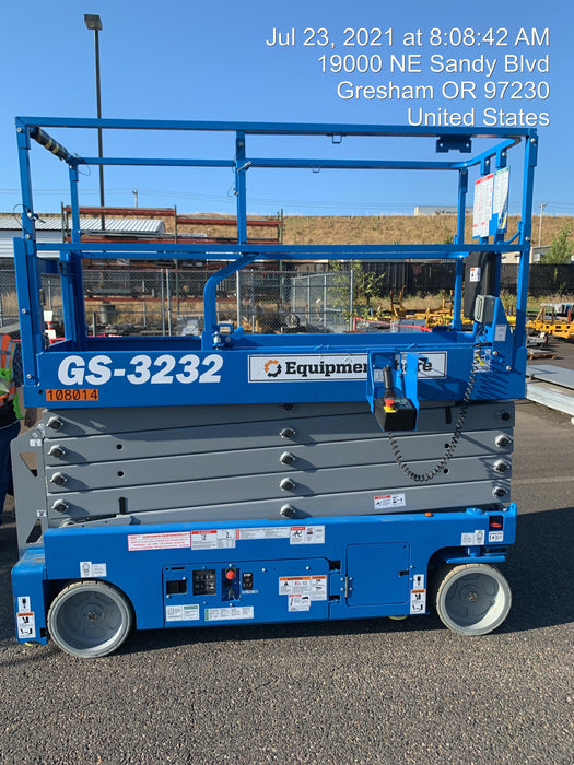 2020 Genie GS-3232 Standard, Folding half height swing gate, 800W Inverter