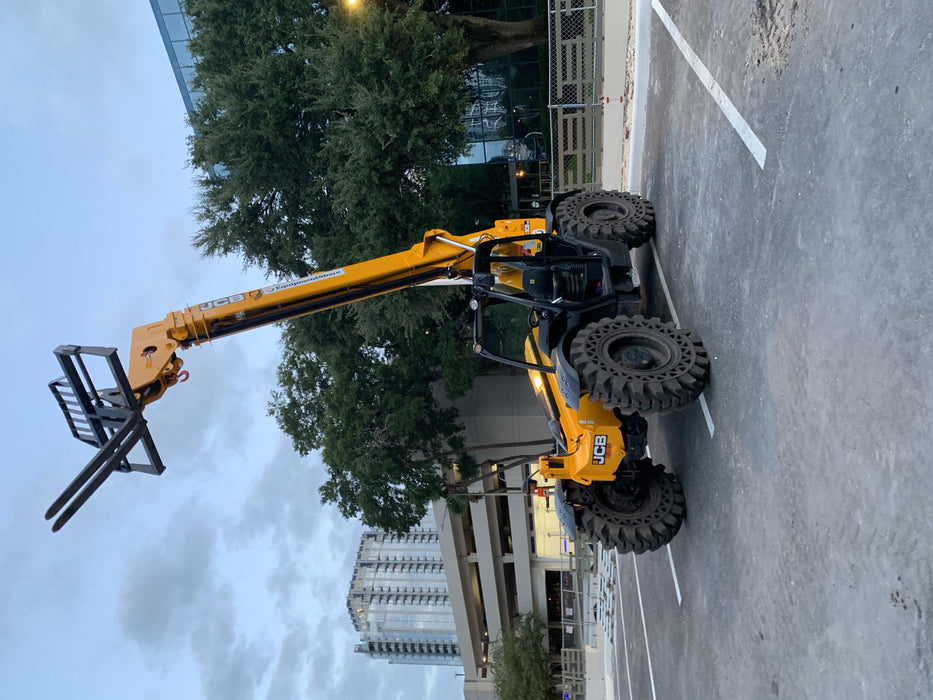 2020 JCB 509-42 Canopy, Solid Tires, Work Lights, Beacon, Aux Hydraulics, Back up Alarm, Lifting Eye, ES Decals