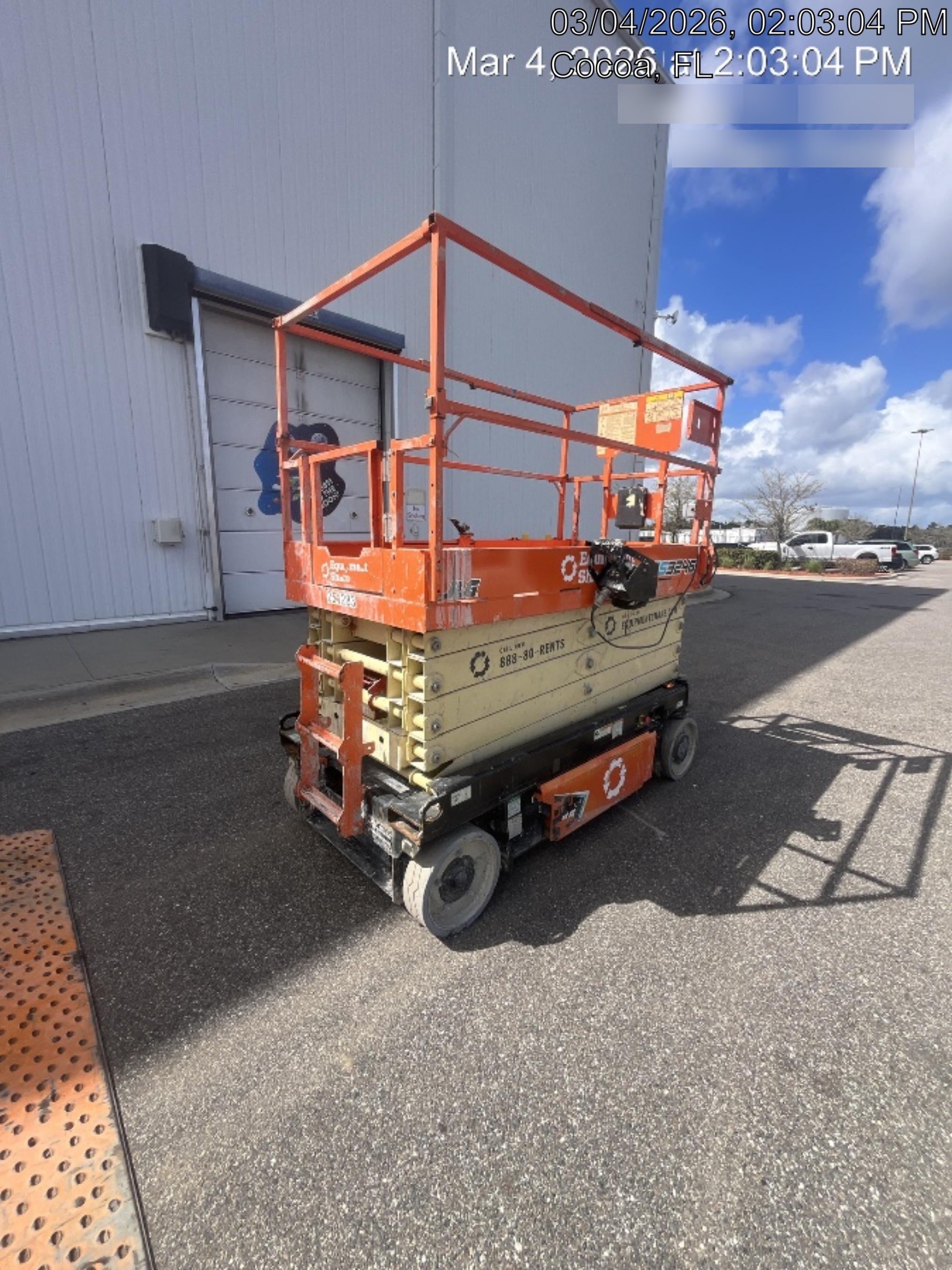 2022 JLG ES3246