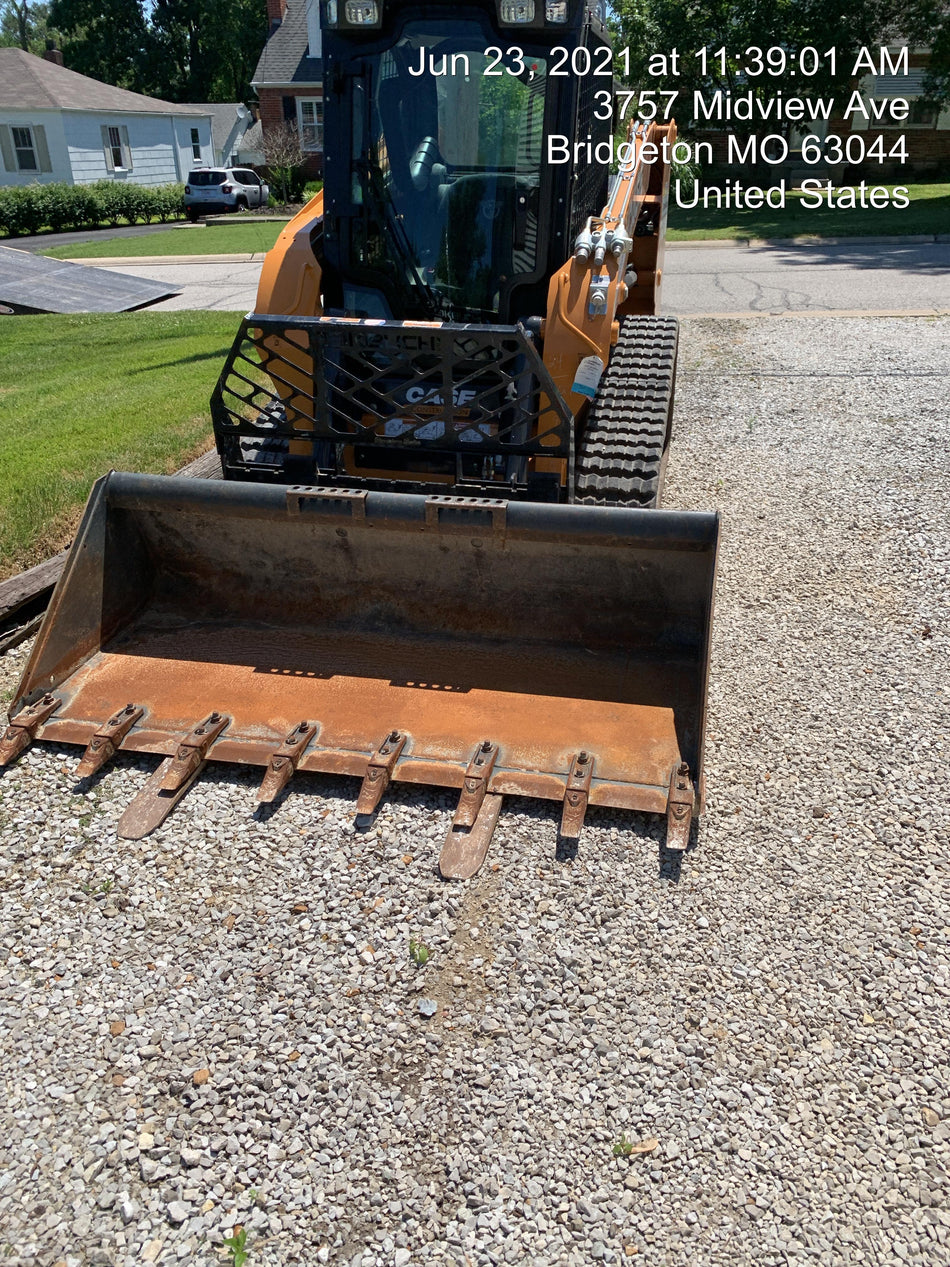 2021 CASE TR270B