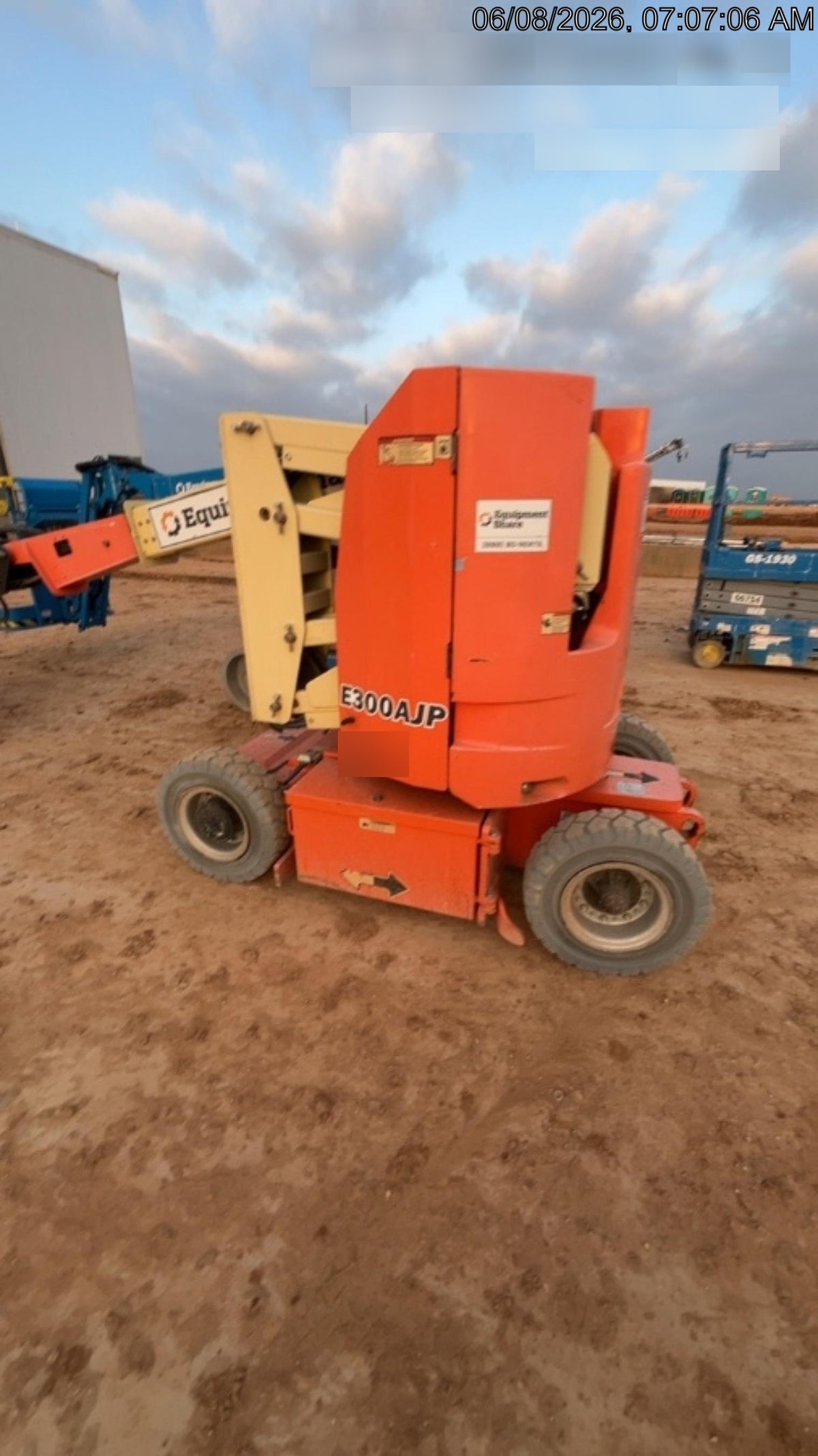 2019 JLG E300AJP