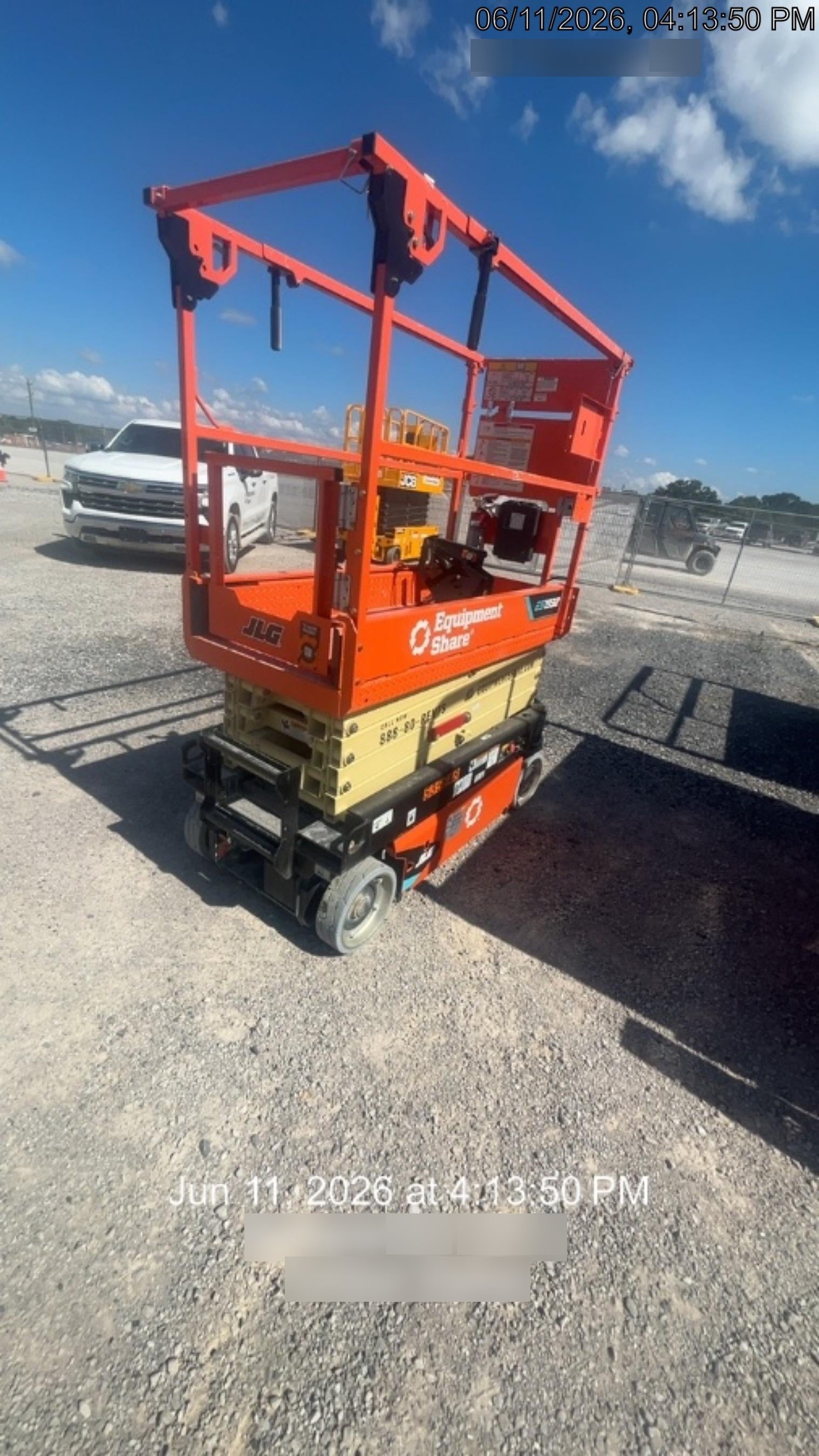 2025 JLG ES1932