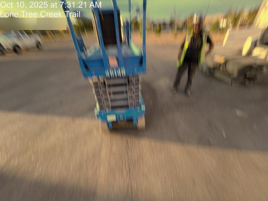 2019 Genie GS-3232 Folding rails with half height swing gate