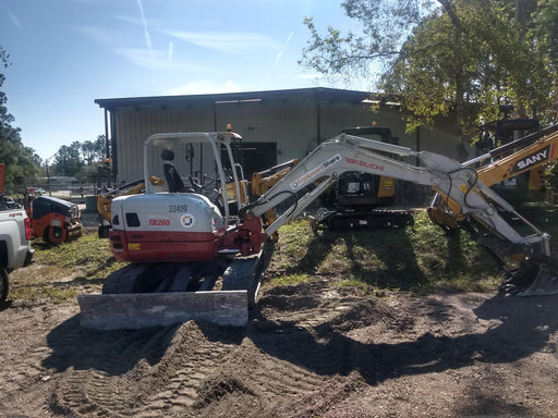 2019 Takeuchi TB260 Canopy, Standard Blade, Auxiliary hydraulics w/Manual QC, Hydraulic thumb, 12" ,18", 24" Bucket