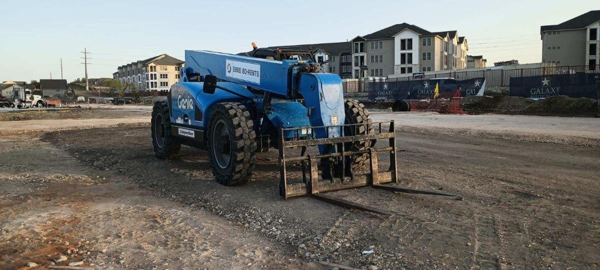 2022 GENIE GTH-844