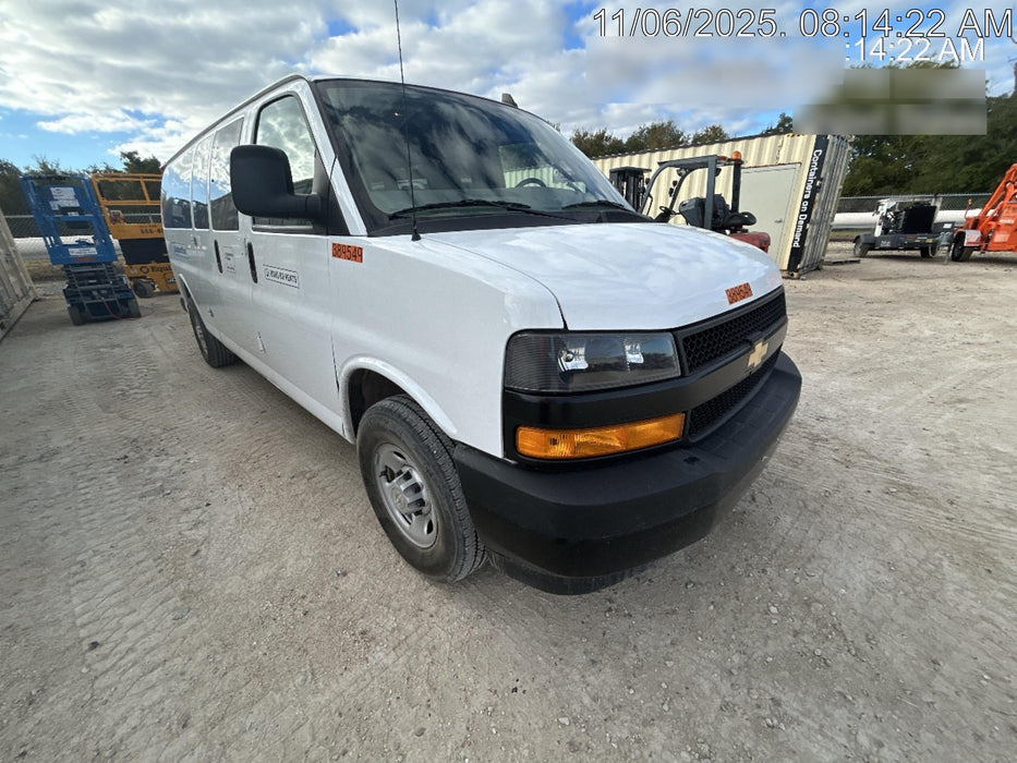 2023 CHEVROLET Express Van - Rental
