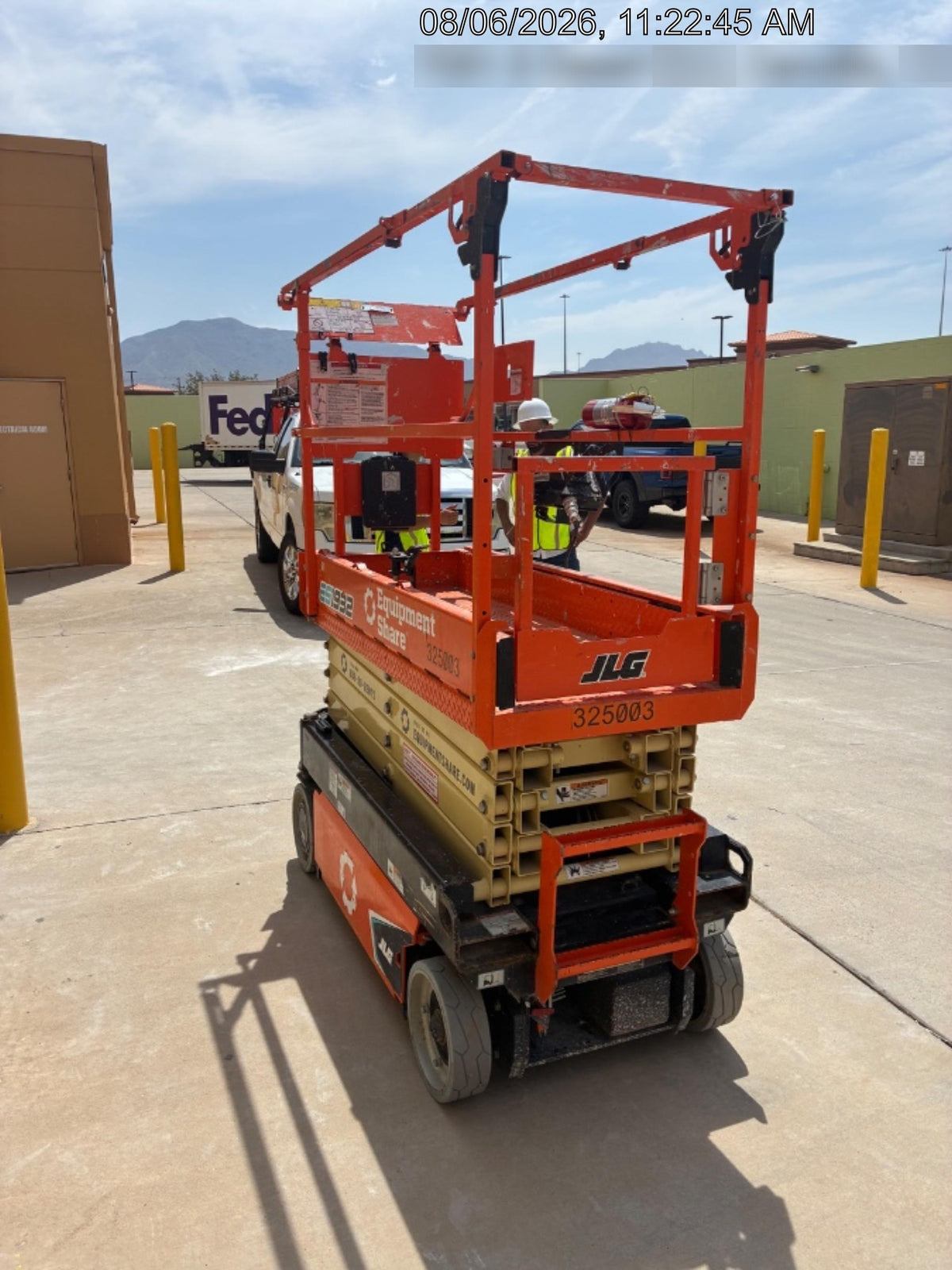 2023 JLG ES1932