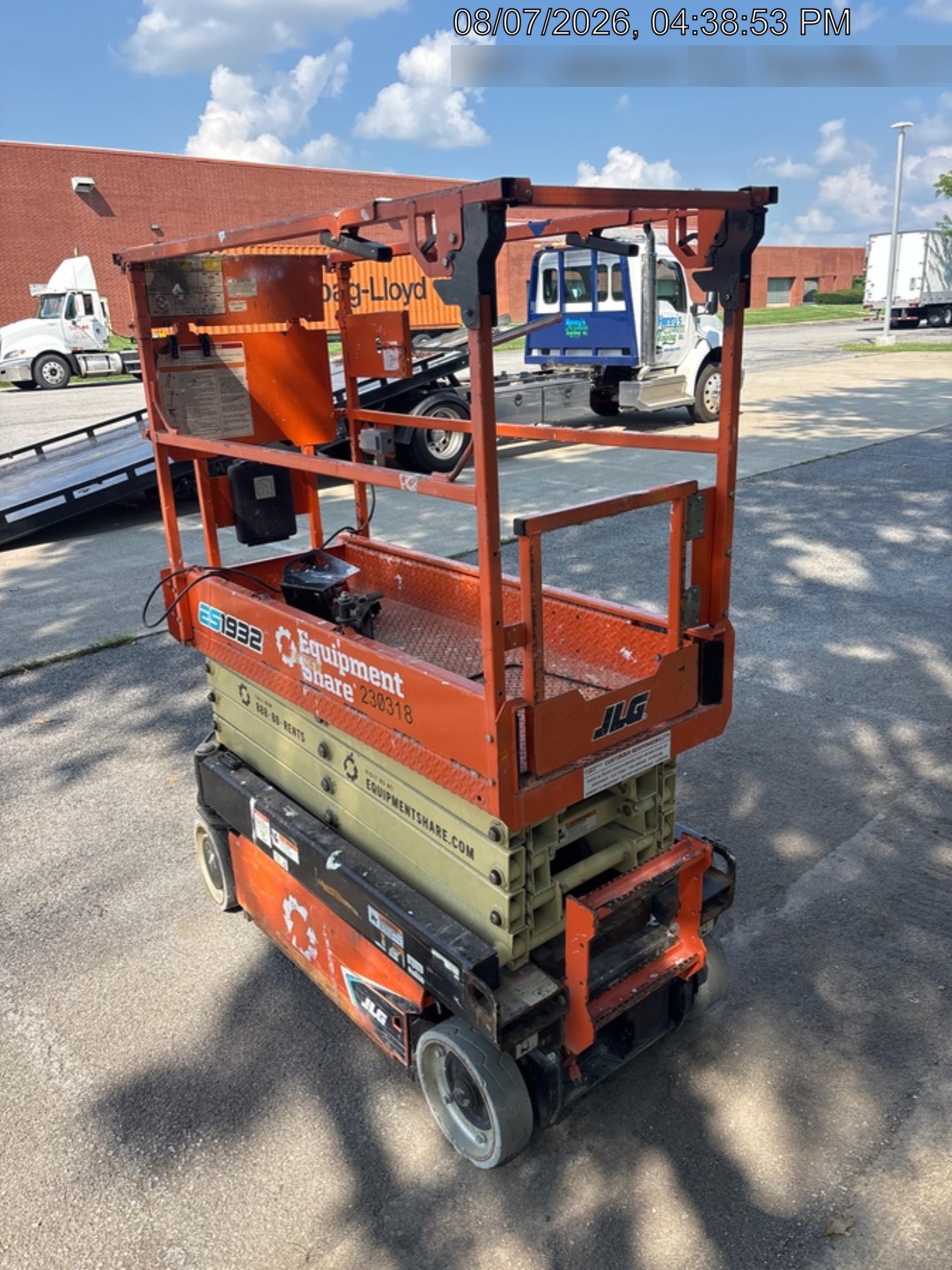 2022 JLG ES1932