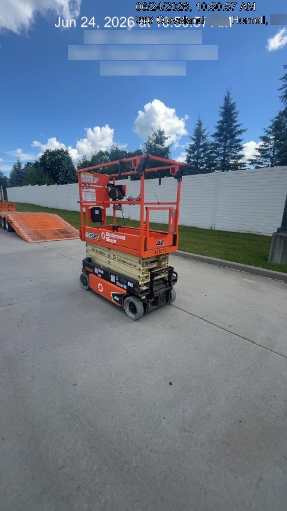 2024 JLG ES1932
