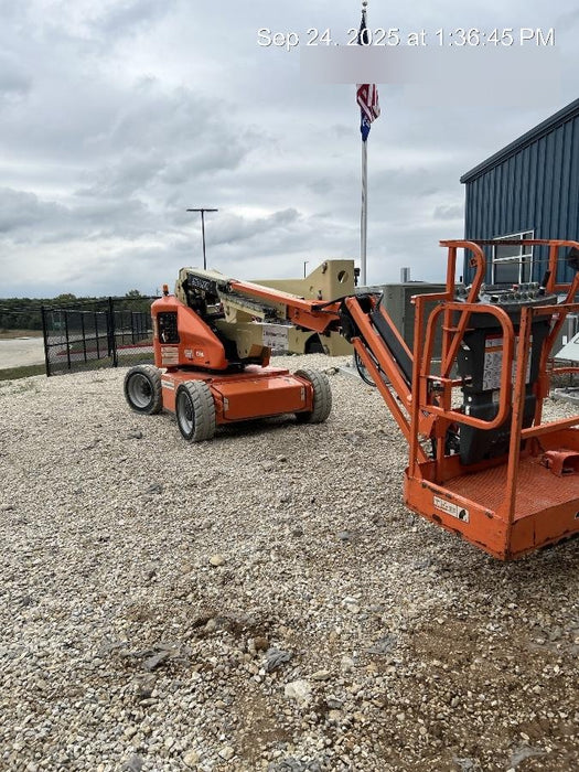 2019 JLG E450AJ