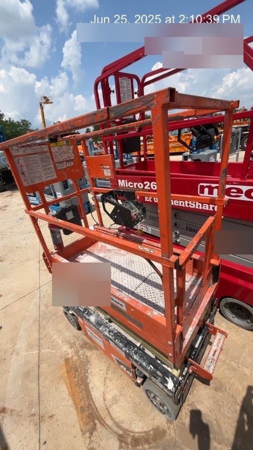 2022 JLG ES1330L