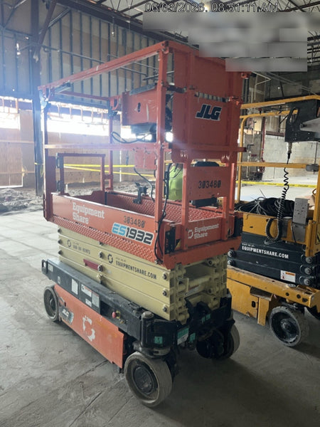 2023 JLG ES1932