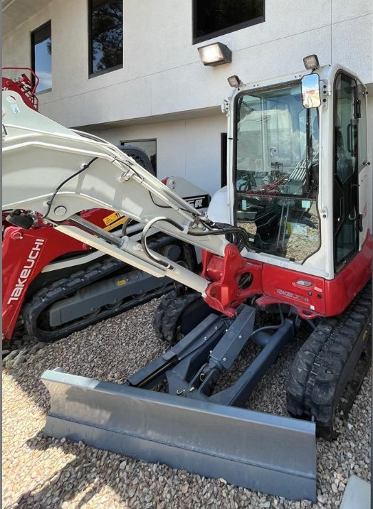 2023 TAKEUCHI TB335R-CRA