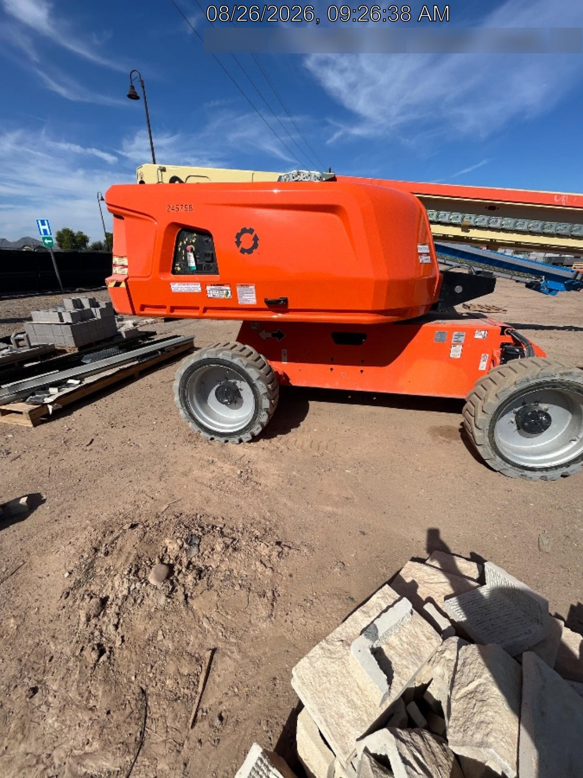 2022 JLG 660SJ