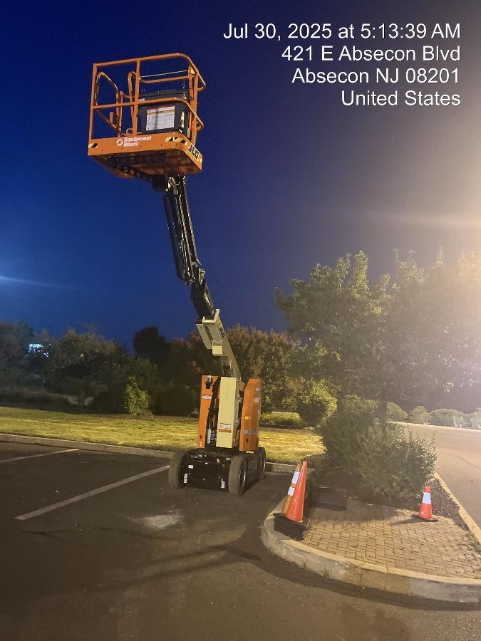 2025 JLG E300AJP
