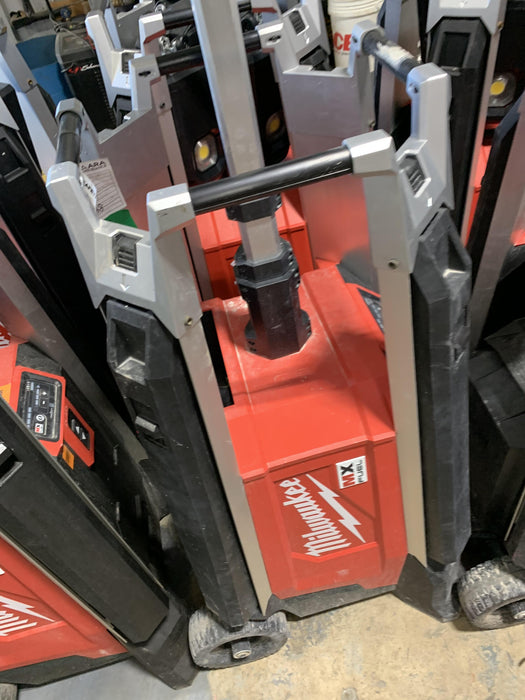 2021 MILWAUKEE MXF041-1XC