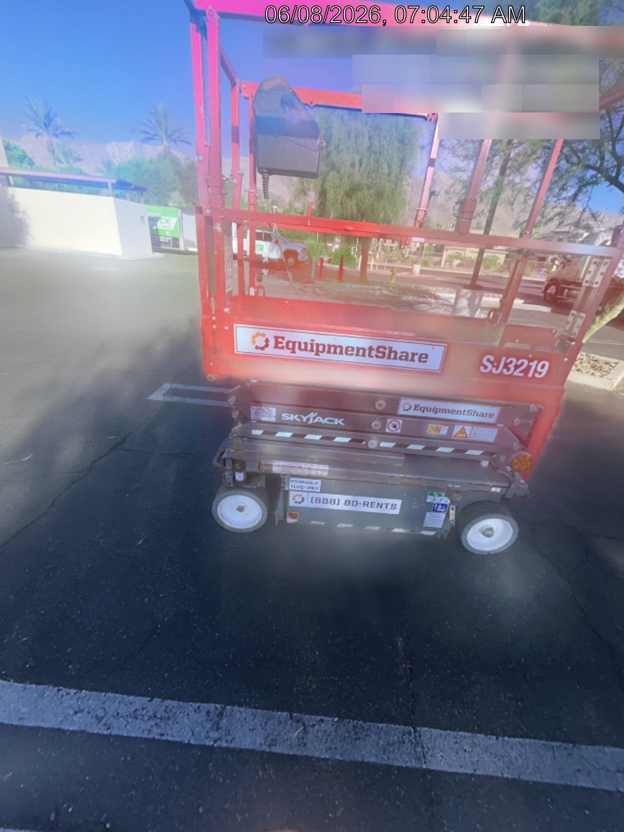 2020 Skyjack SJIII-3219 Solid NM Tires, Half height spring hinged entry gate, Dual Beacons, 800W Inverter