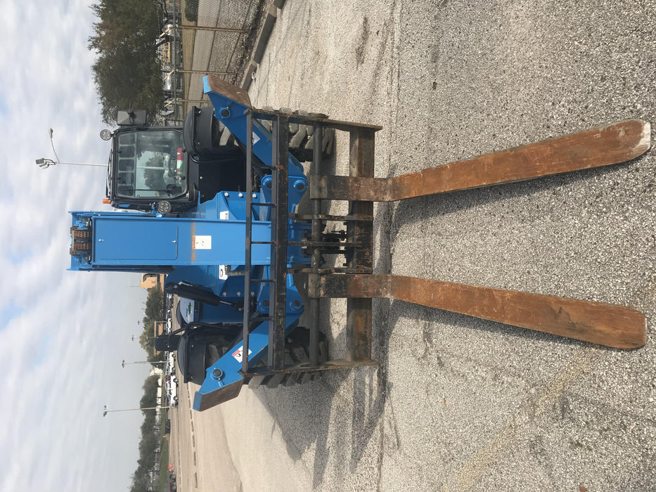 2018 Genie GTH-1056 Genie GTH-1056 w/Enclosed Cab w/HVAC, Work Lights, Solid Tires, Beacon, 60" Carriage and Forks
