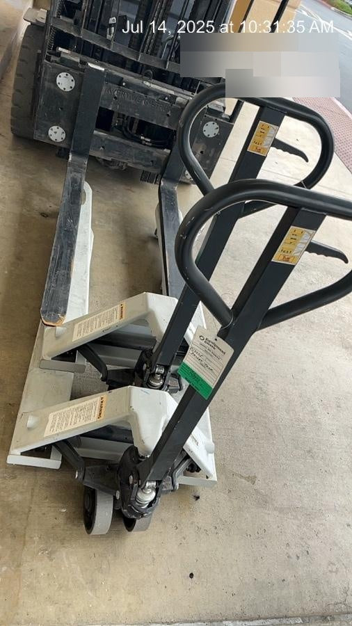 2025 STRONGWAY 4400 lb Pallet Jack