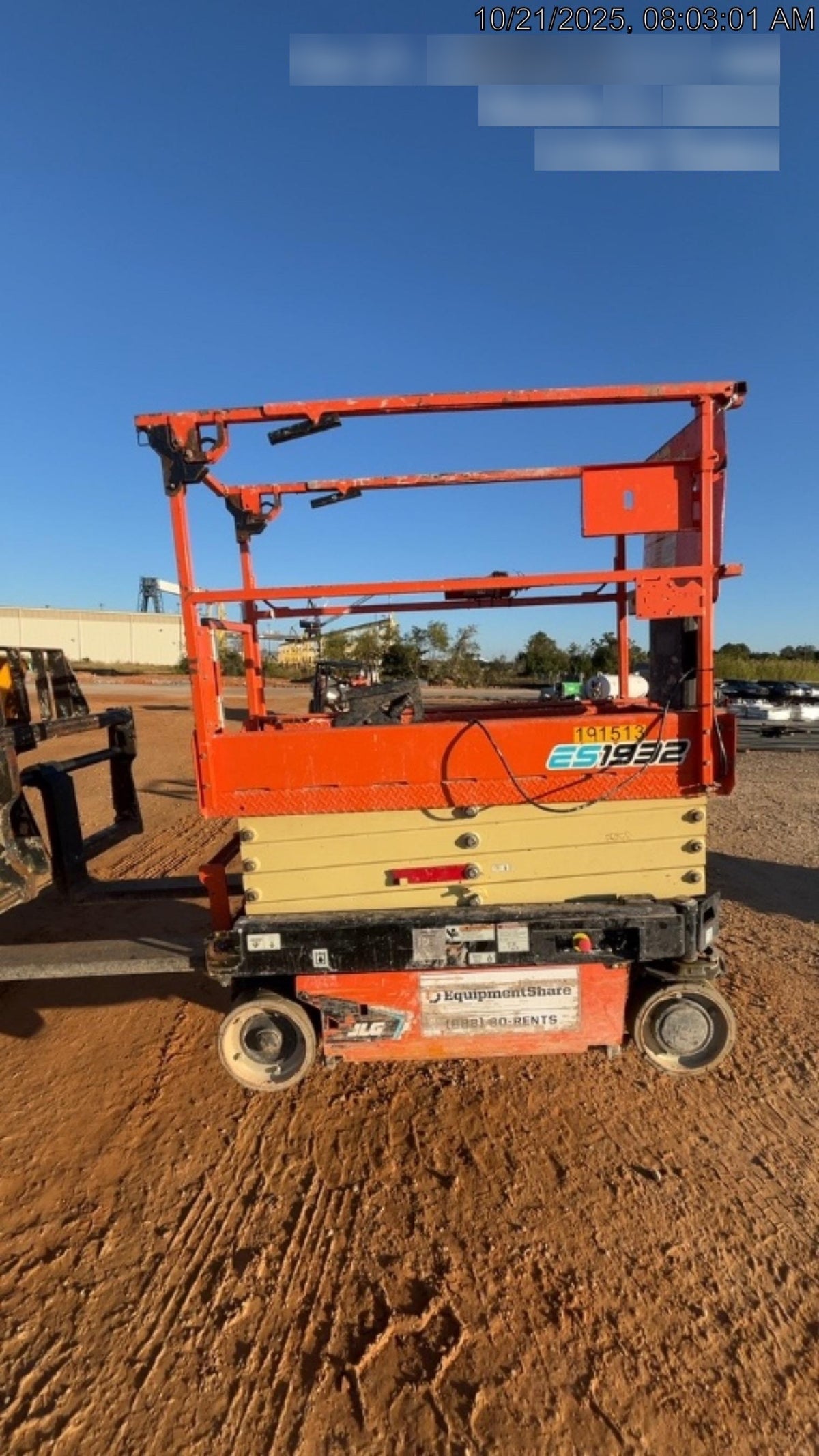 2021 JLG ES1932