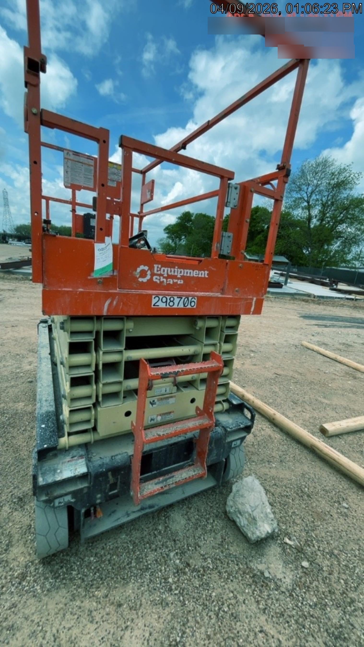 2023 JLG ES3246